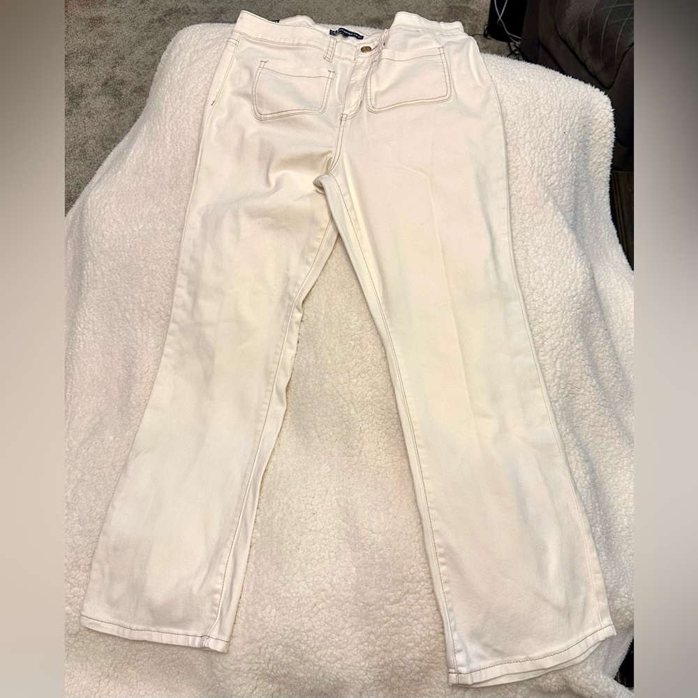Chic White Flare Women's Jeans